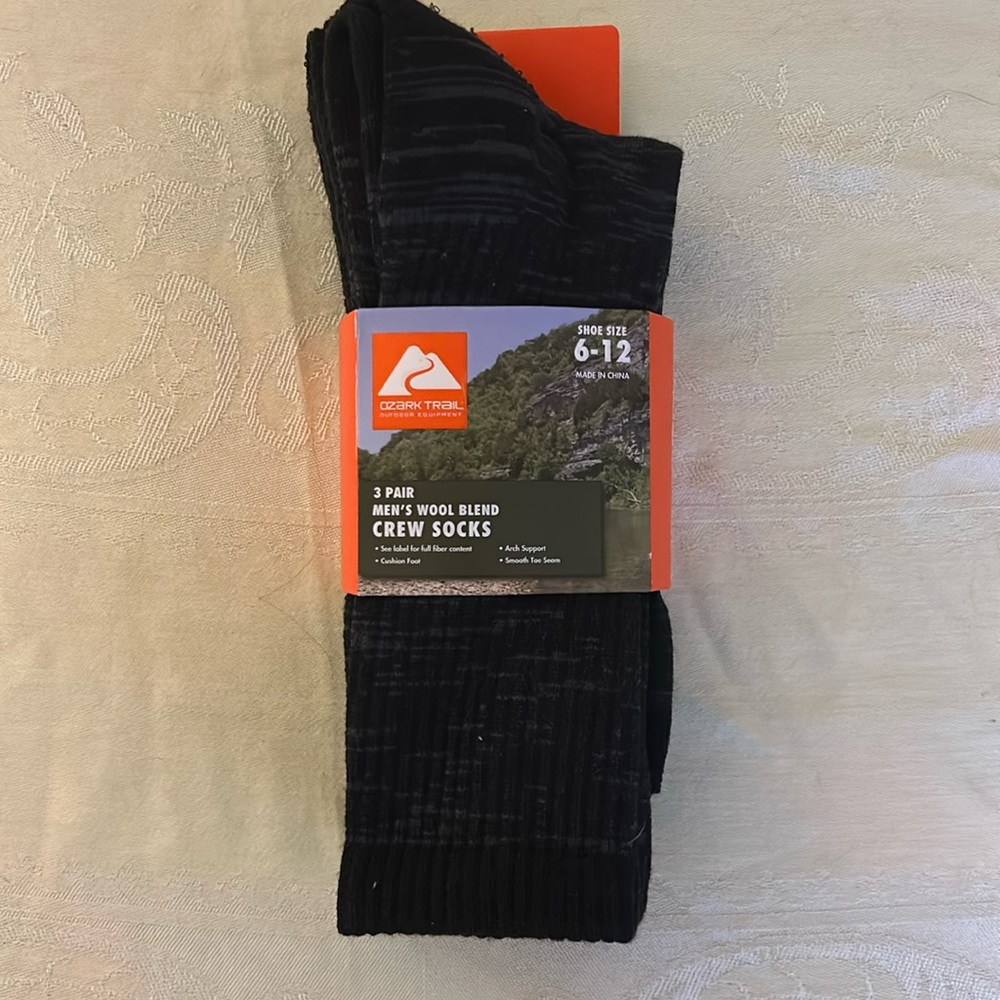 3 Pair Men’s Crew Socks - Picture 2 of 4